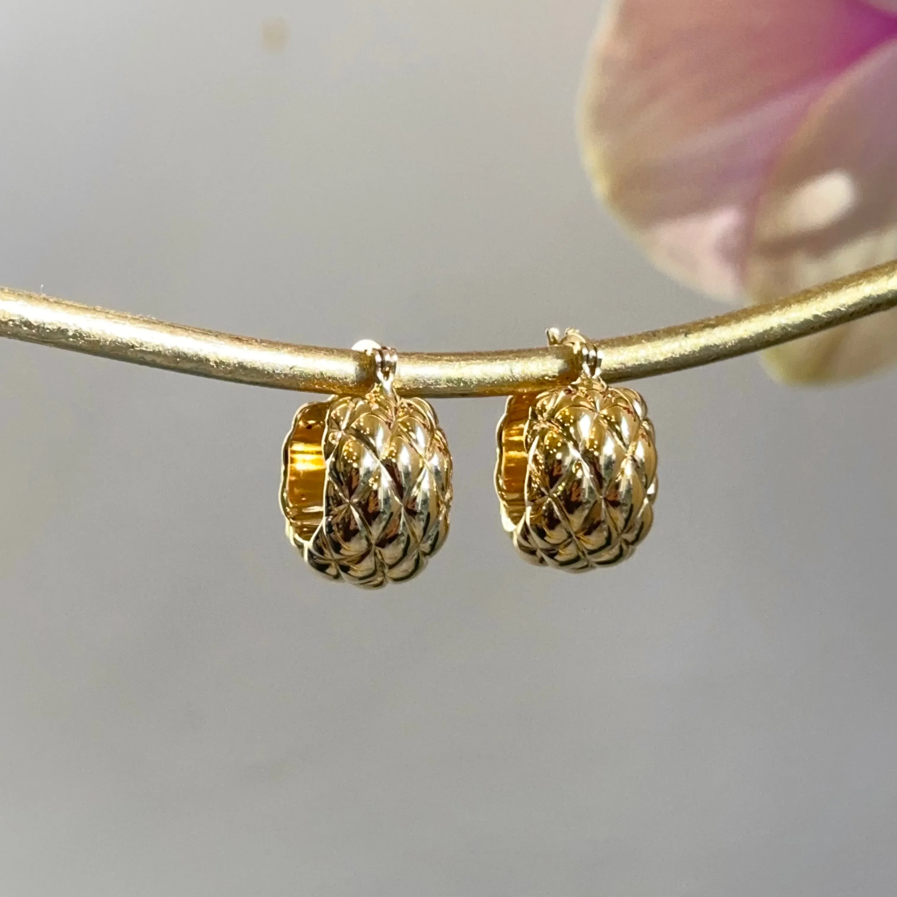 14KT Yellow Gold Crosshatch Huggie Hoop Earrings