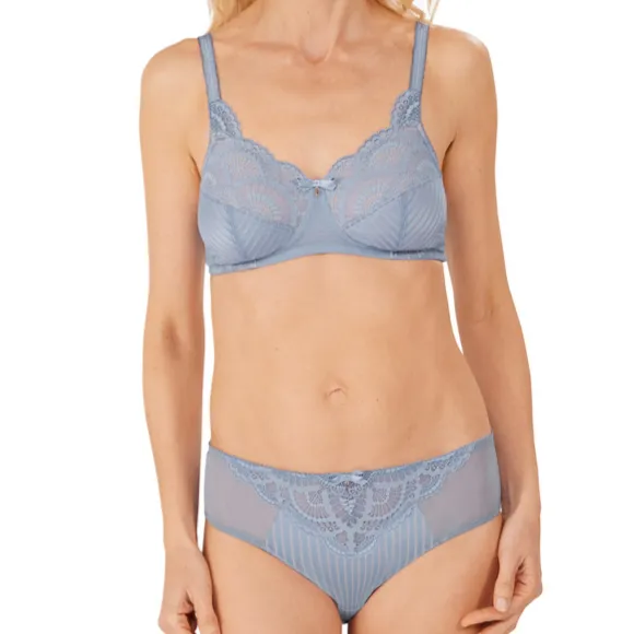 Amoena Karolina Soft Non-Wired Pocketed Mastectomy Bra- Light Blue/Light Sand 44827