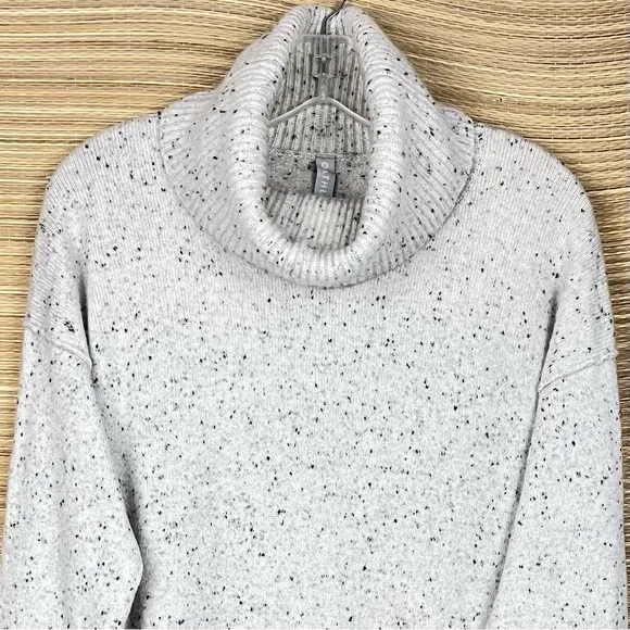 Athleta Bayshore Wool Cashmere Blend Turtleneck Tunic Lightest Grey Done…