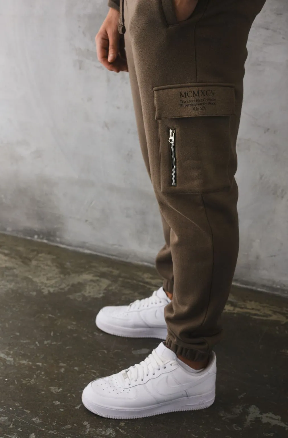 BOURNE JOGGERS - BARK