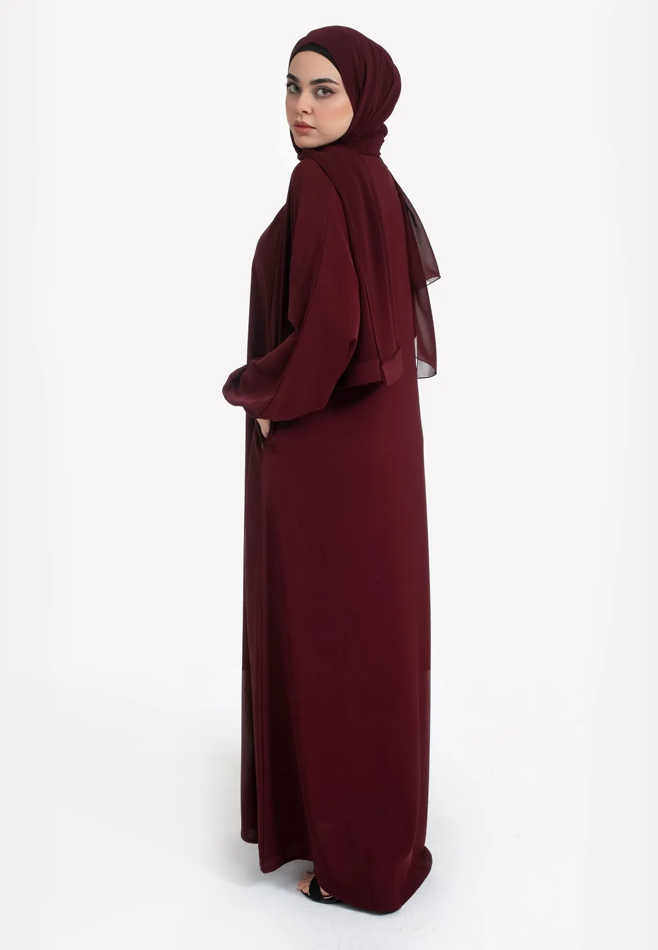 Burgundy Closed Abaya with Zip Pockets & Cuff Sleeves