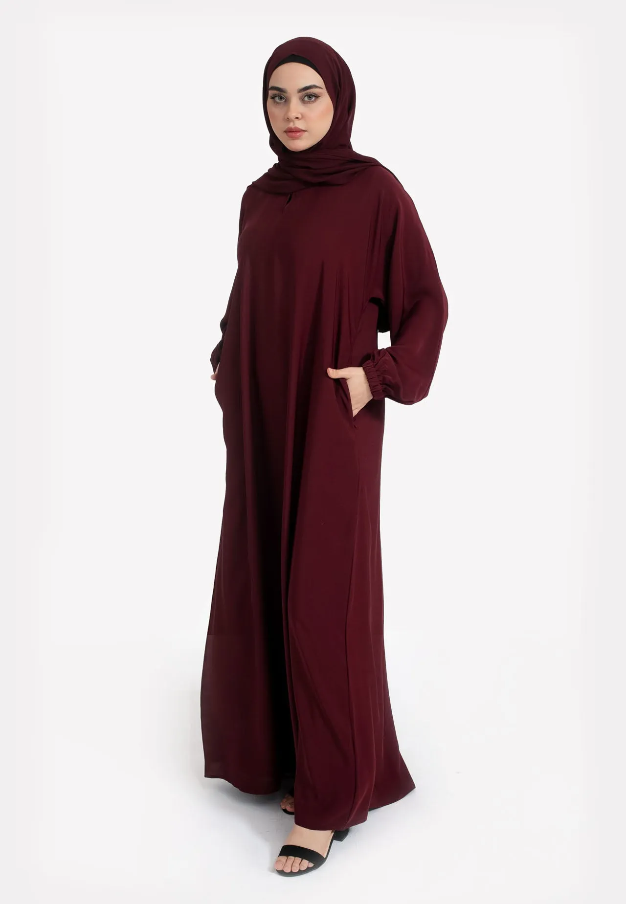 Burgundy Closed Abaya with Zip Pockets & Cuff Sleeves