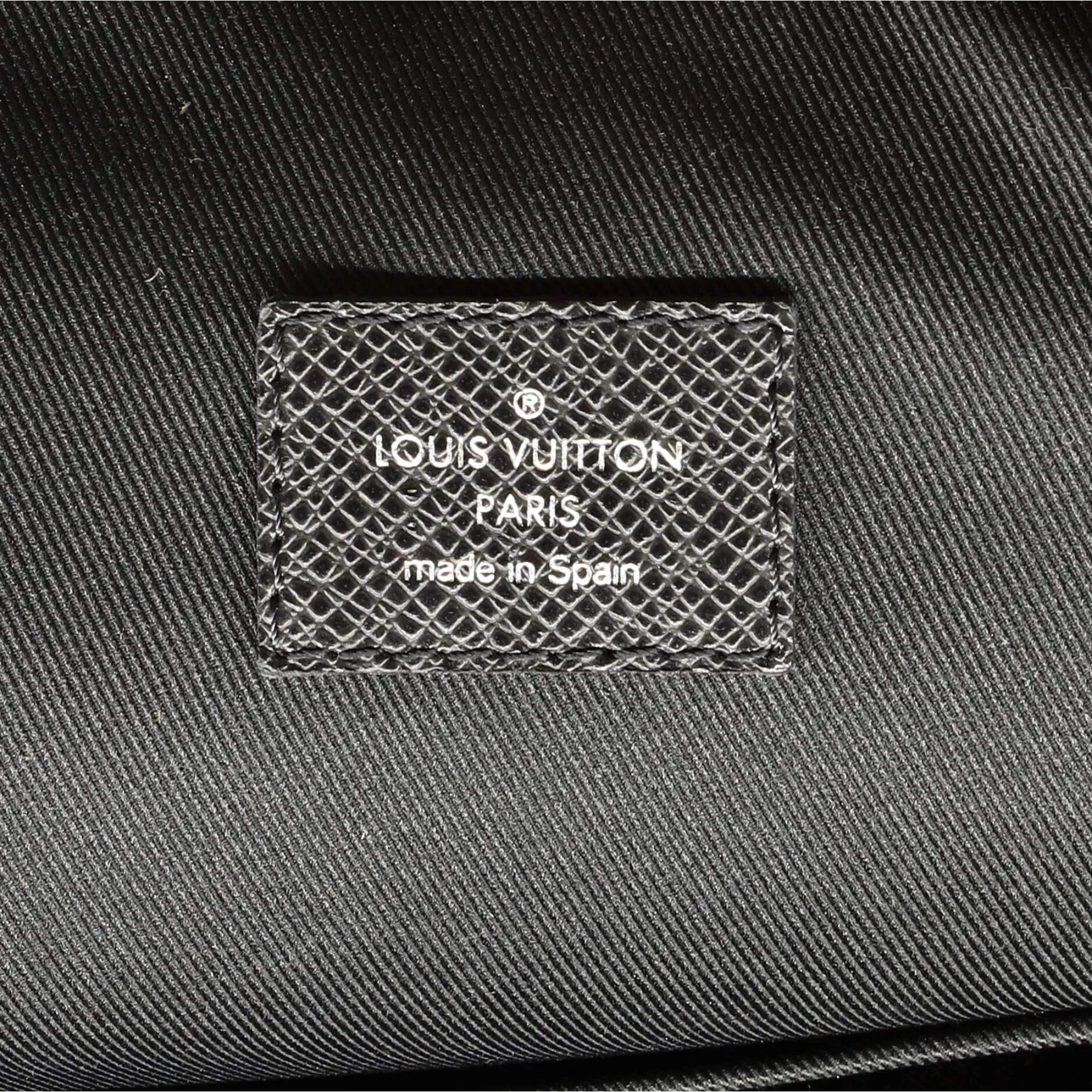 Designer Avenue Sling Bag Taiga Leather