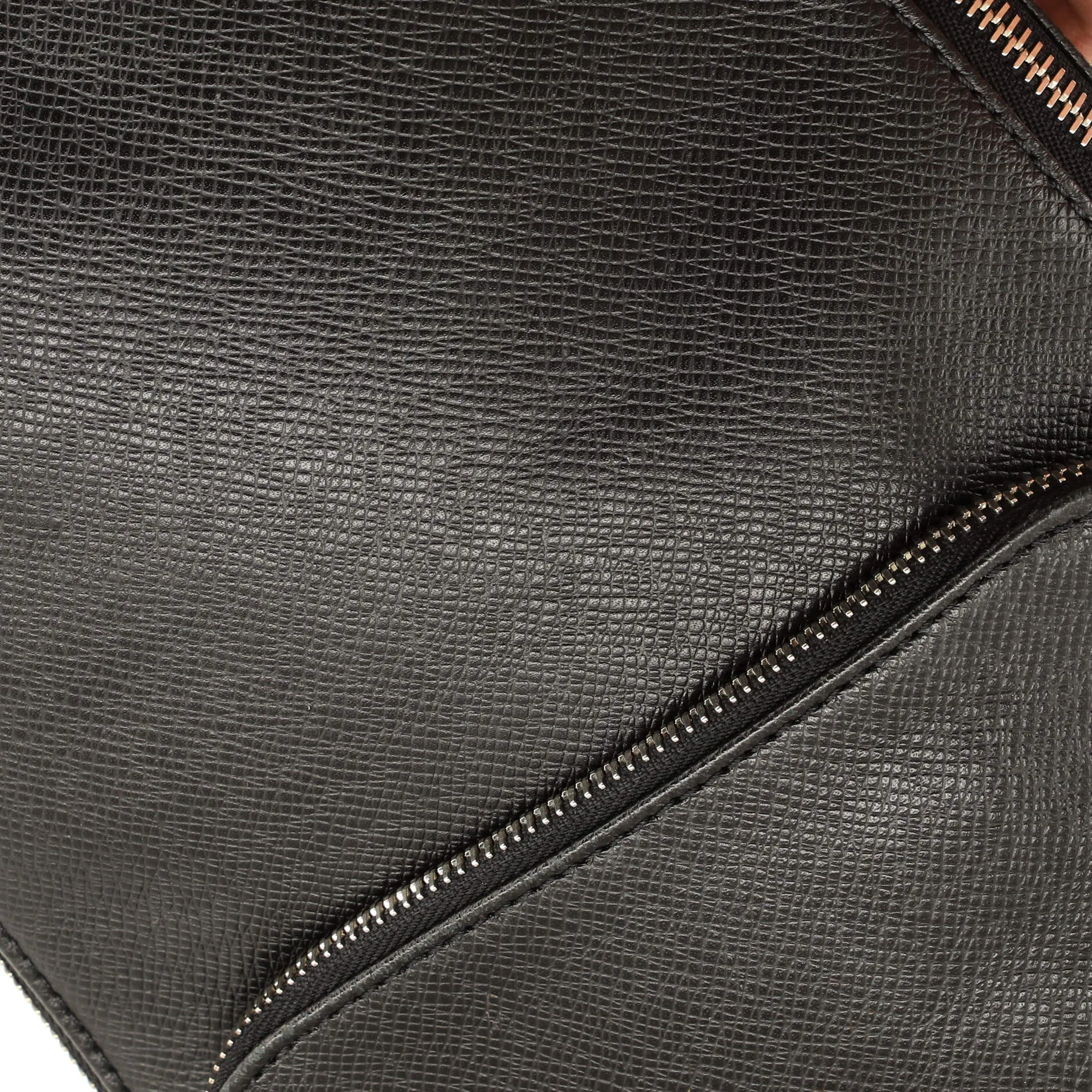 Designer Avenue Sling Bag Taiga Leather