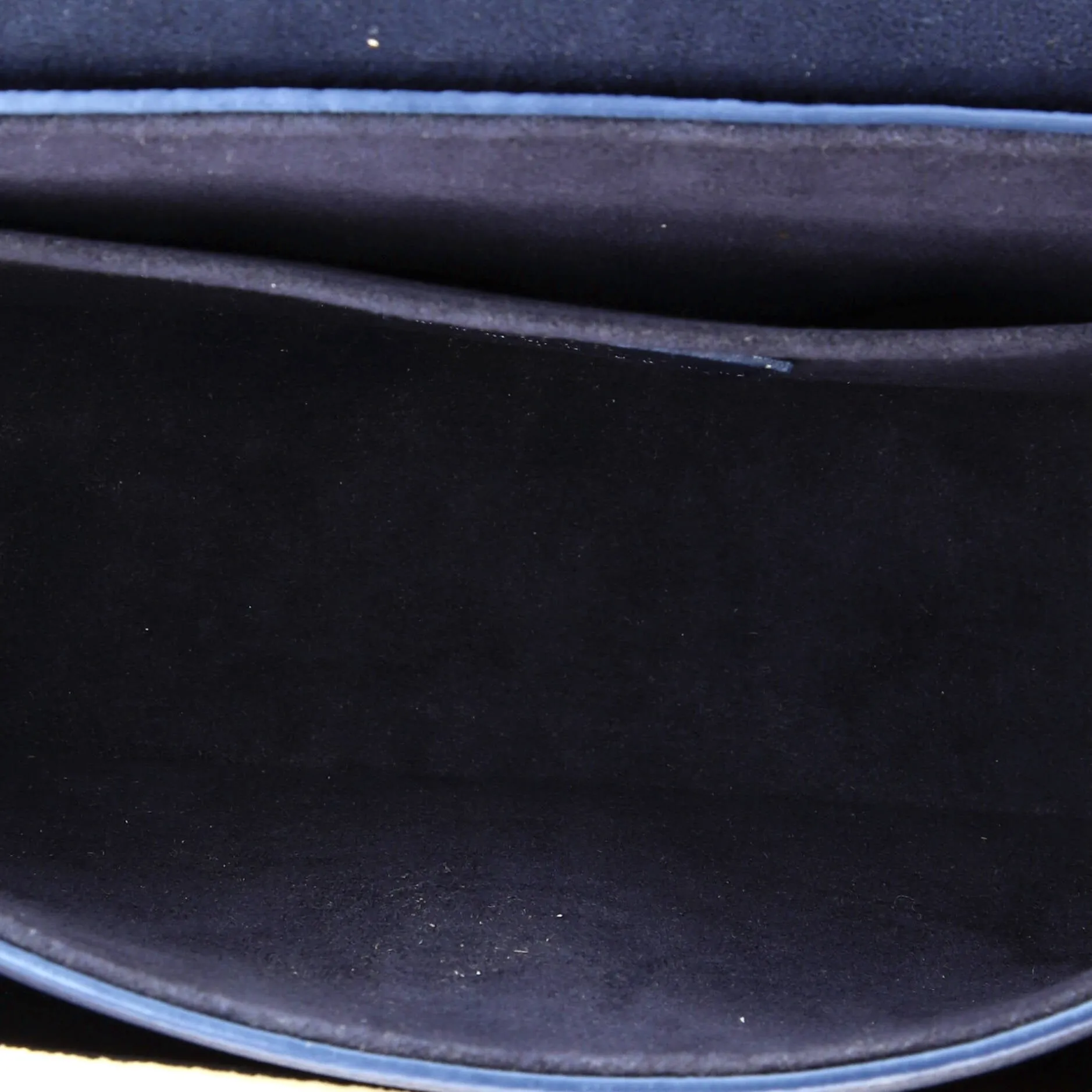 Designer Lockme Tender Handbag Leather