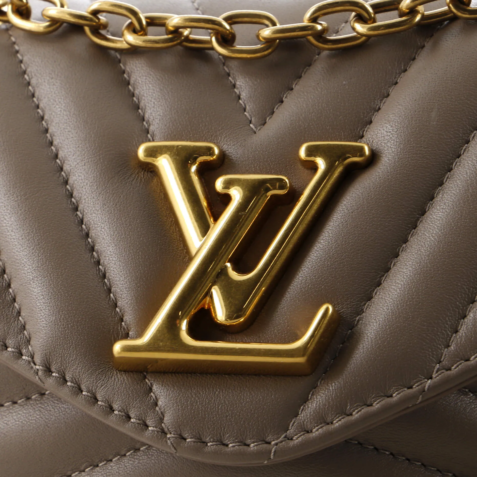 Designer New Wave Chain Bag NM Quilted Leather PM