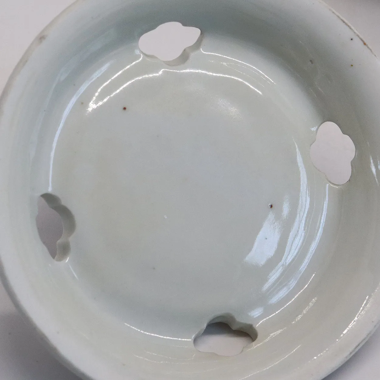Japanese Meiji Porcelain Imari Ram Lid Incense Burner or Censer (Koro)