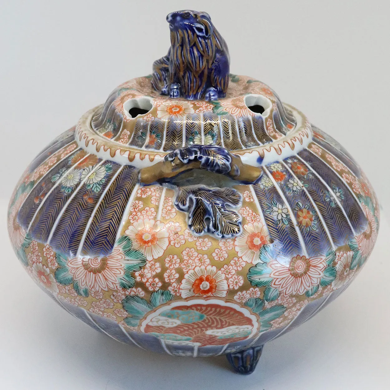 Japanese Meiji Porcelain Imari Ram Lid Incense Burner or Censer (Koro)