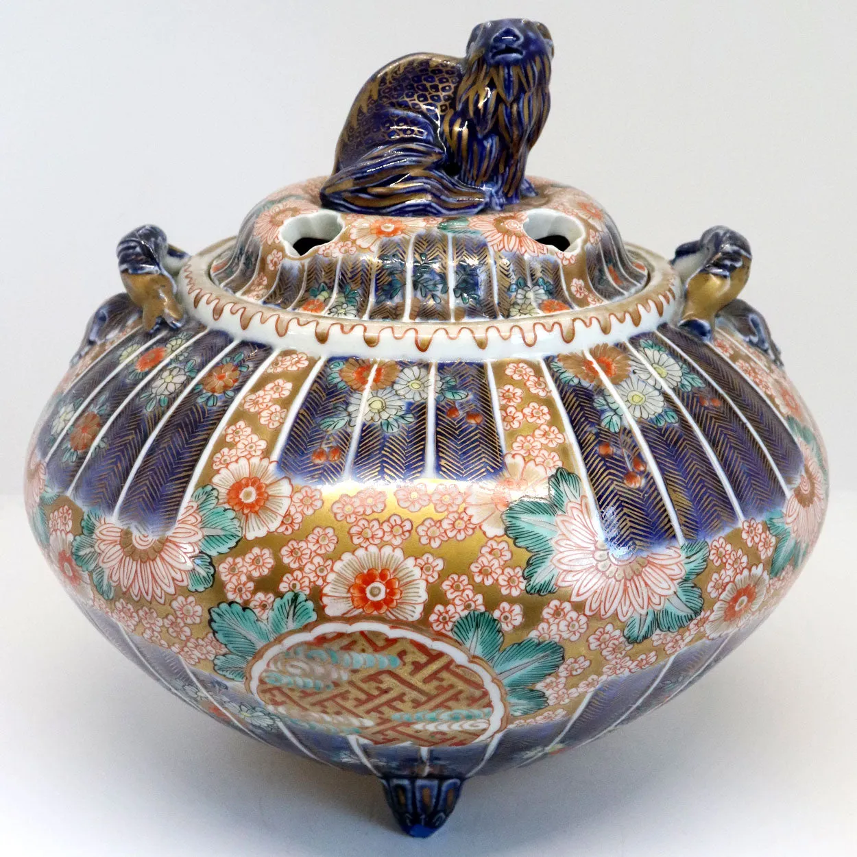 Japanese Meiji Porcelain Imari Ram Lid Incense Burner or Censer (Koro)