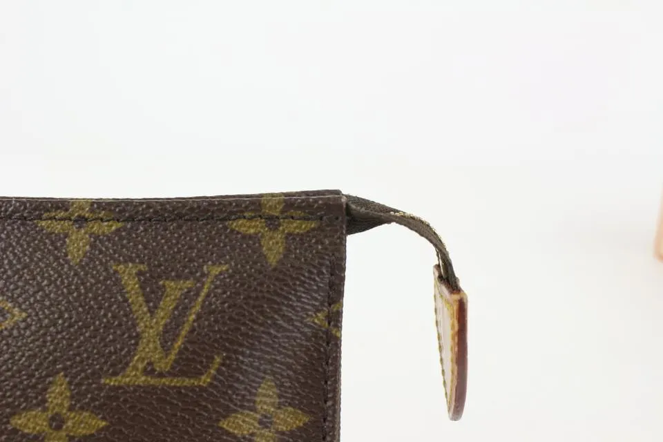 Louis Vuitton Monogram Toiletry Pouch 15 Poche Toilette 0LV323L