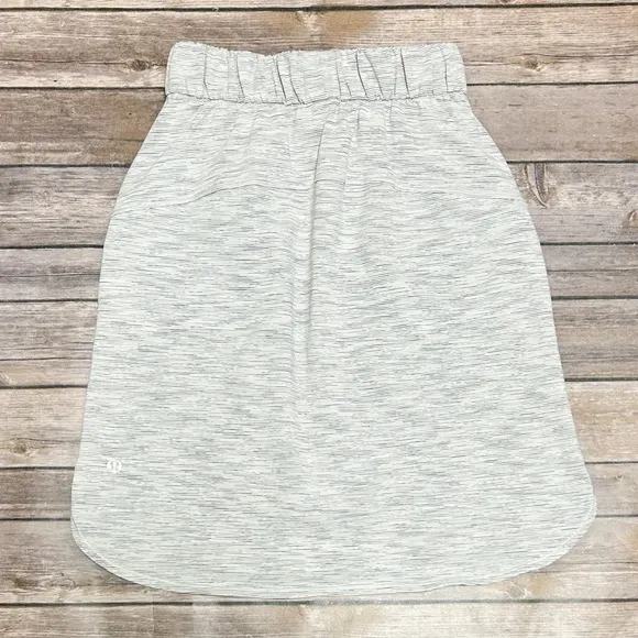Lululemon White Grey Stripe On The Fly Woven Elastic Waistband Stretch Skirt 2