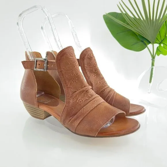 Miz Mooz Women Corra Size 38 7.5 Tan Cognac Leather Open Toe Sandal Low Heel