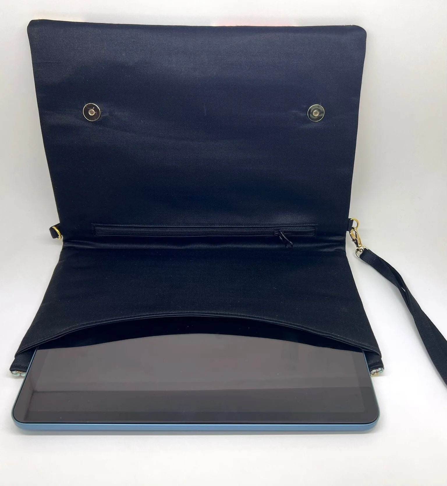 Ookii Kuukou Large Folding Wristlet Clutch 5047D