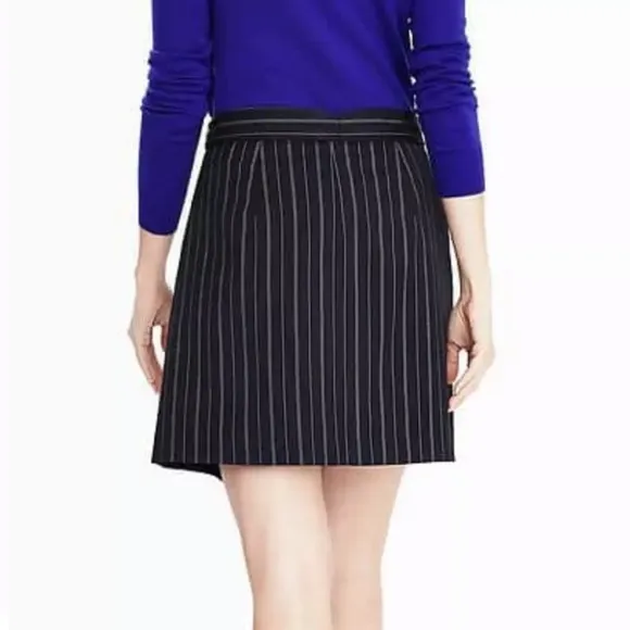 PLUS Banana Republic Navy &amp; White Pin Stripe Belted Layered Pocket Skirt Size 14