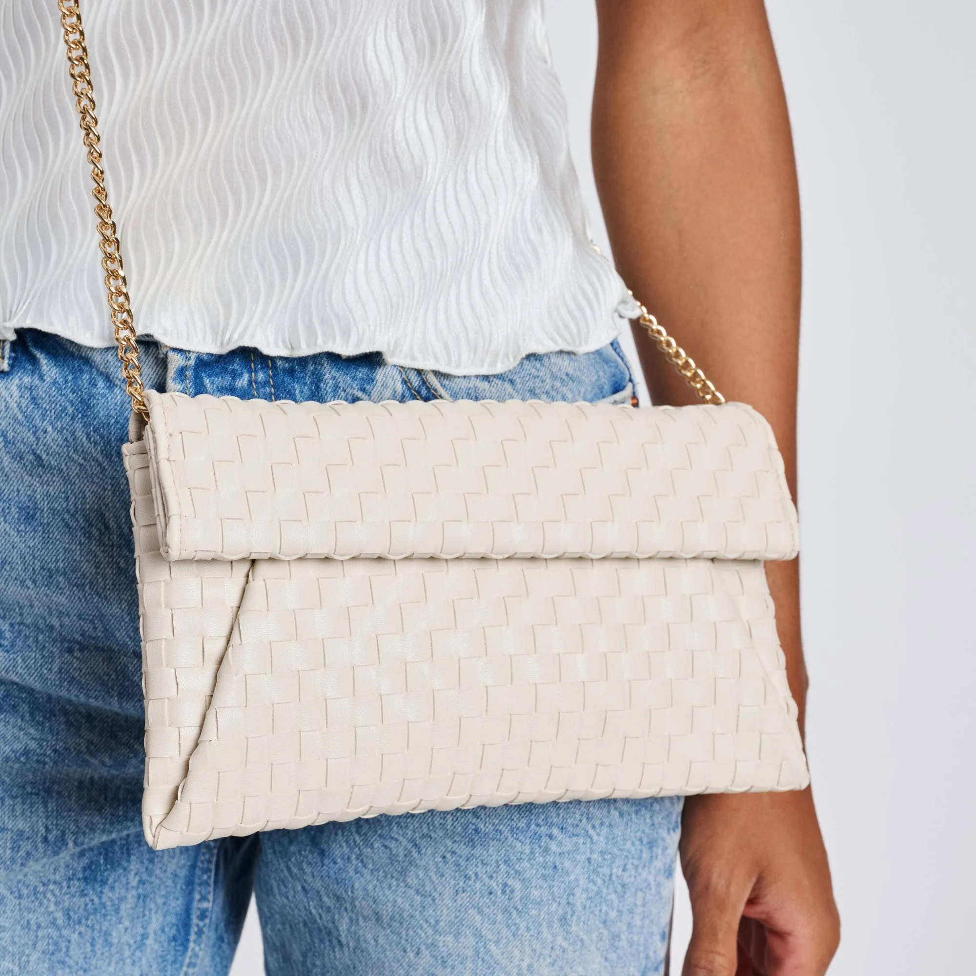 Priscilla Woven Clutch: Nude