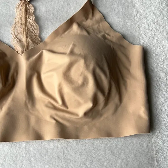 TRUE &amp; Co True Body Wireless Racerback Bralette
