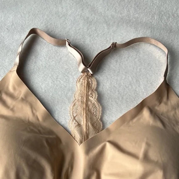 TRUE &amp; Co True Body Wireless Racerback Bralette
