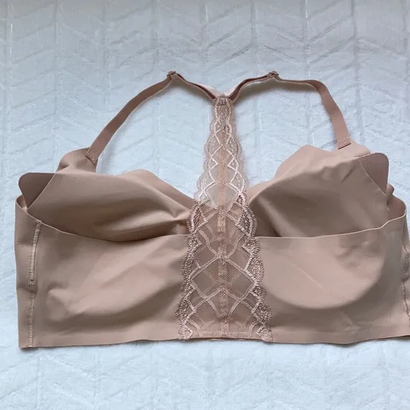 TRUE &amp; Co True Body Wireless Racerback Bralette