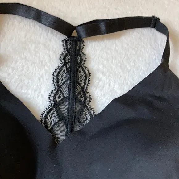 TRUE &amp; Co True Body Wireless Racerback Bralette