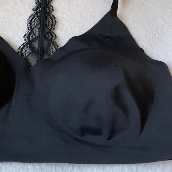 TRUE &amp; Co True Body Wireless Racerback Bralette