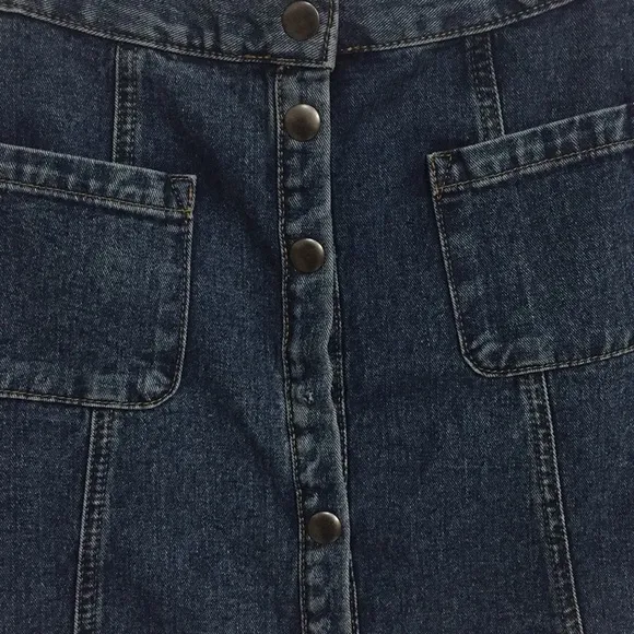 ✨Urban Outfitters Button BDG Front Denim Mini Skirt✨