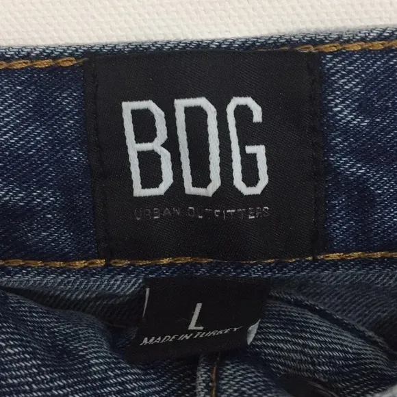 ✨Urban Outfitters Button BDG Front Denim Mini Skirt✨